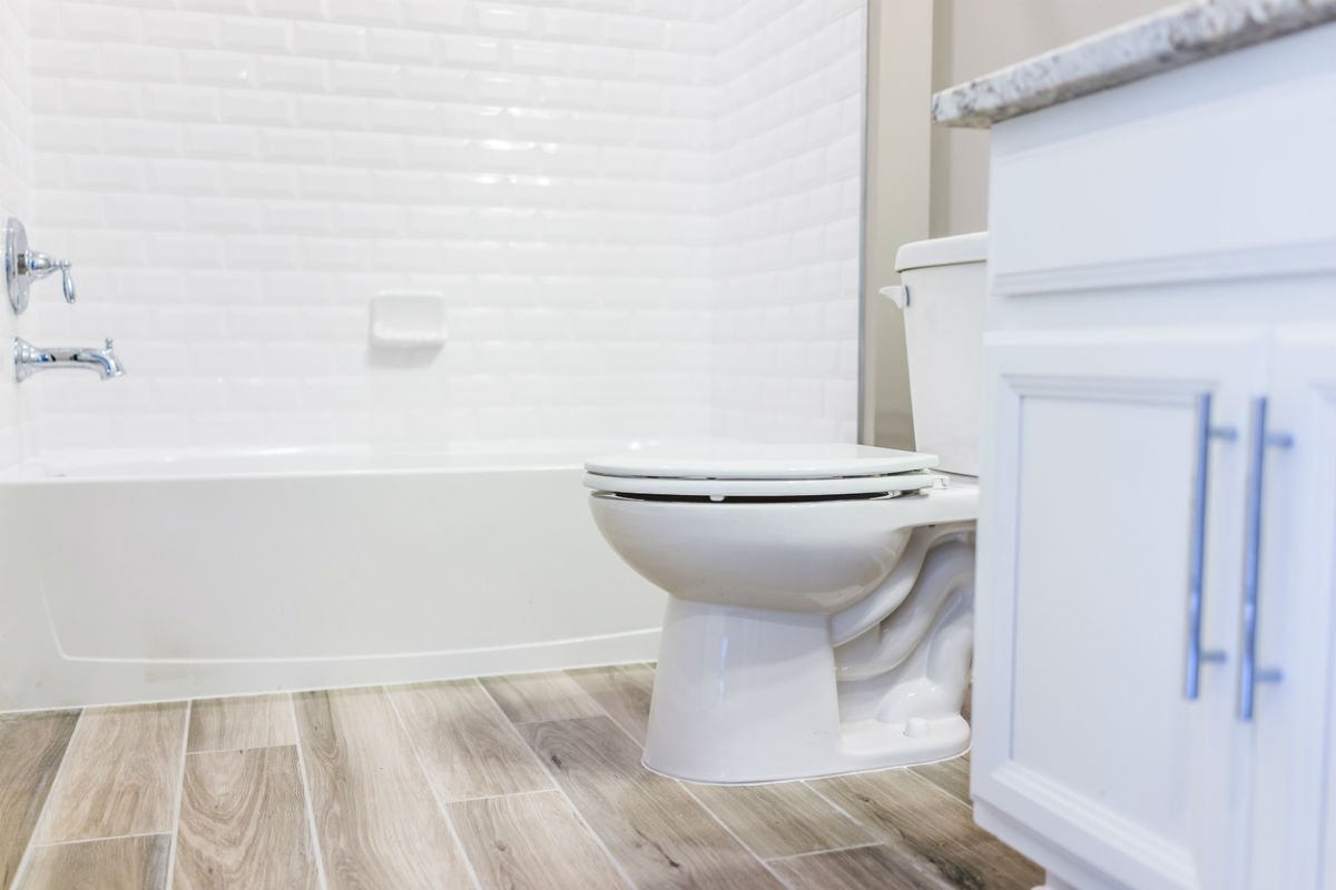 Why are Tiles the Perfect Choice for Bathrooms?