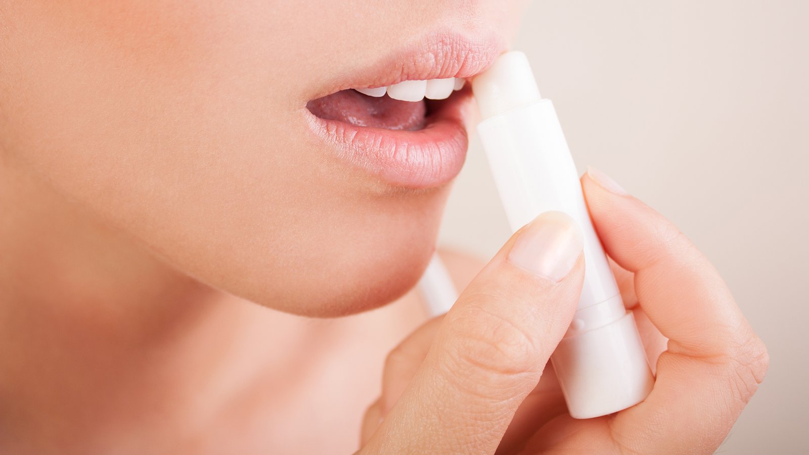 Tips To Protect Your Lips In Winter