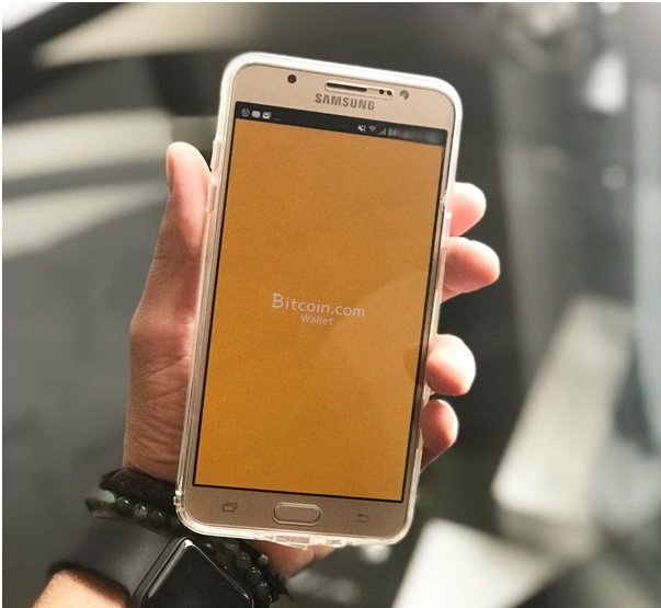 How to Send Bitcoin Cryptocurrency to Family and Businesses