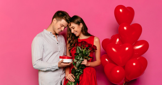 Top 12 Valentine’s Gifts Ideas To Impress Him Or Her In 2022