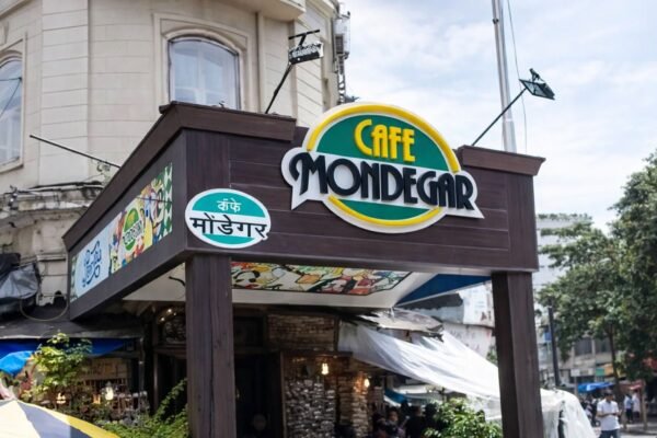 Café Mondegar, Colaba, Mumbai – Classic Café Info & Visiting Guide