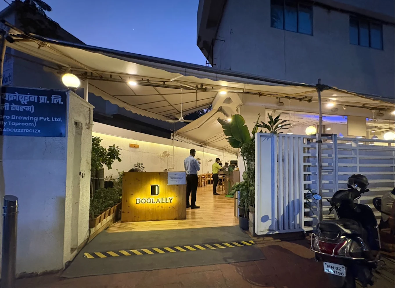 Doolally Taproom Khar – Best Craft Beer Bar in Mumbai