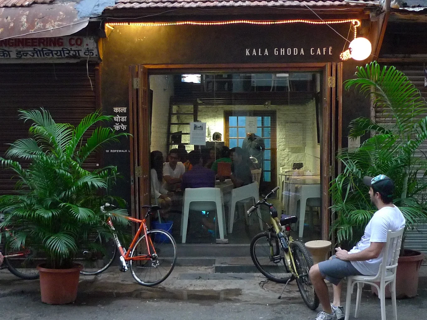 Kala Ghoda Cafe – Cozy Cafe in Kala Ghoda, Fort Mumbai