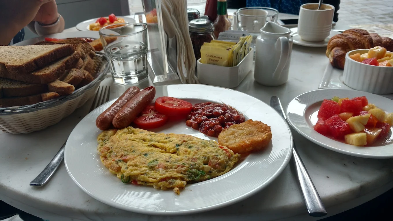 Pizza By The Bay, Marine Drive | Best Pizza with a Sea View in Mumbai